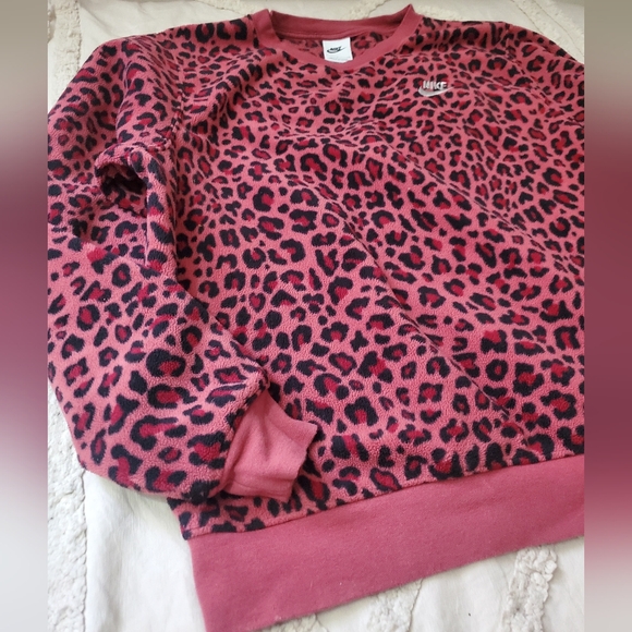 Nike fleece pull over leopard - Picture 3 of 3